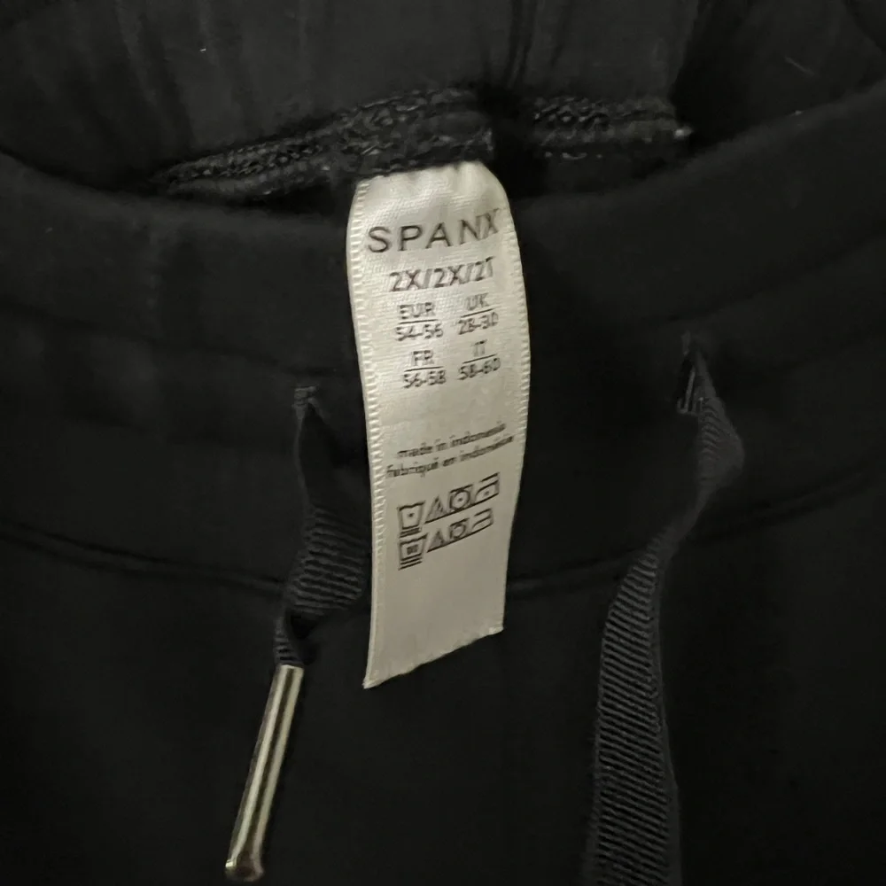 Spanx Air Essentials Tapered Leg Pants - Black 2X - Picture 3 of 3